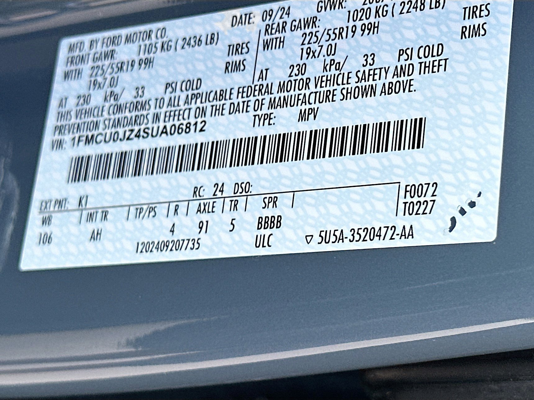 Certified 2025 Ford Escape Platinum w/ Premium Technology Package FWD image 32