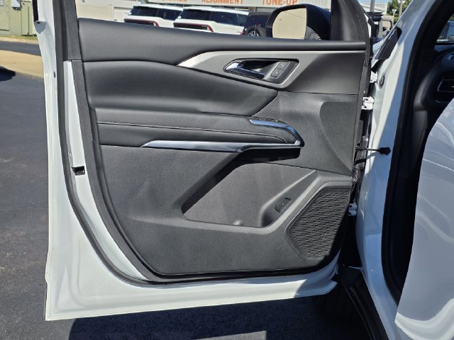 Used 2024 Chevrolet Traverse LS FWD image 17