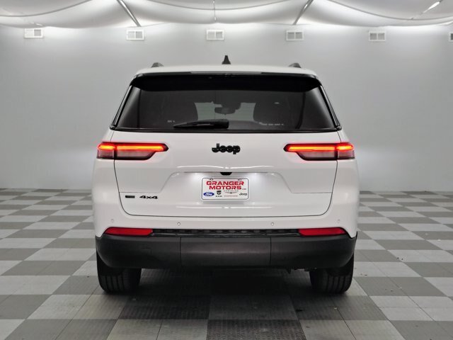 Used 2023 Jeep Grand Cherokee L Laredo AWD/4WD image 9