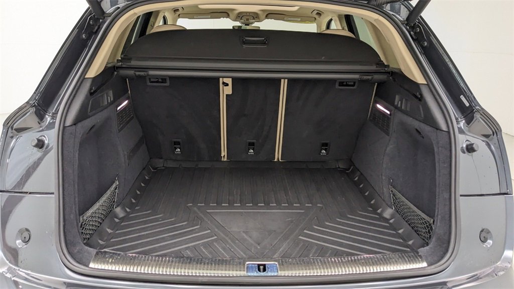 Used 2019 Audi Q5 Prestige w/ Prestige Package image 8