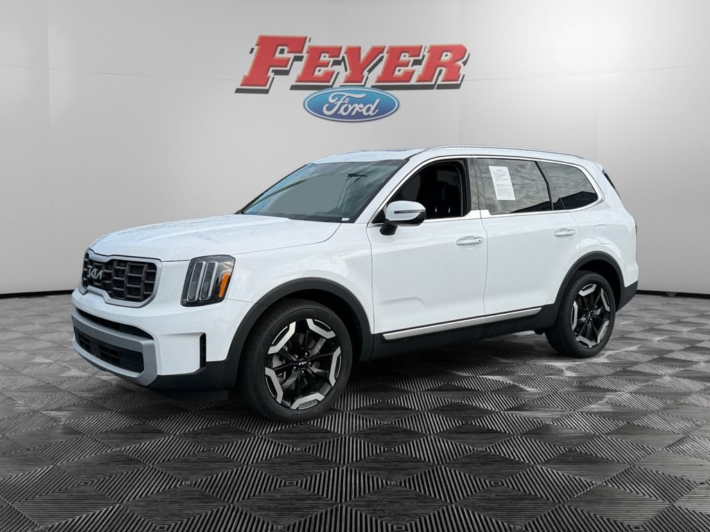 Used 2025 Kia Telluride S FWD image 1