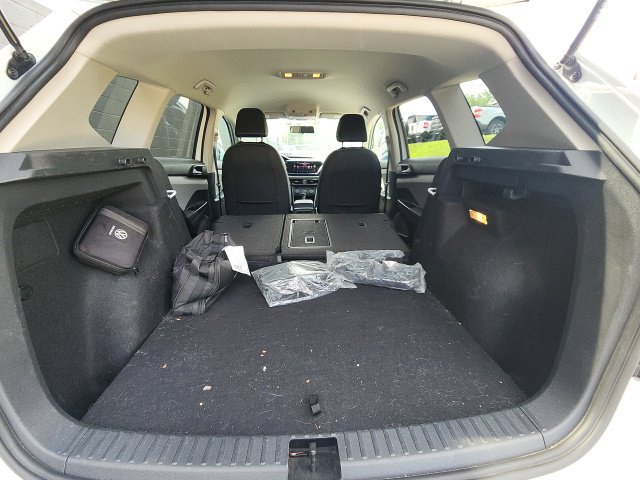 Used 2022 Volkswagen Taos SE AWD/4WD image 17