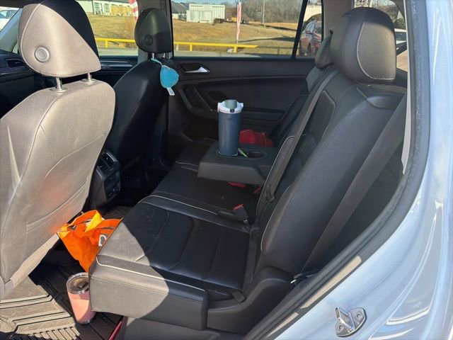 Used 2018 Volkswagen Tiguan SEL Premium image 18