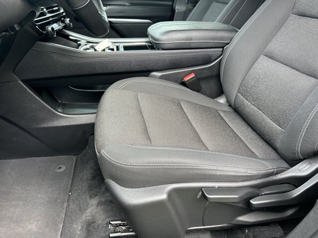 Used 2024 Chevrolet Traverse LS FWD image 9