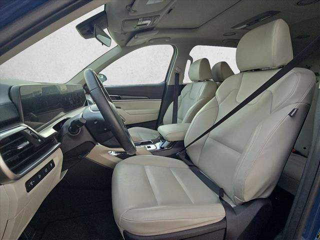 Used 2025 Kia Telluride S FWD image 16