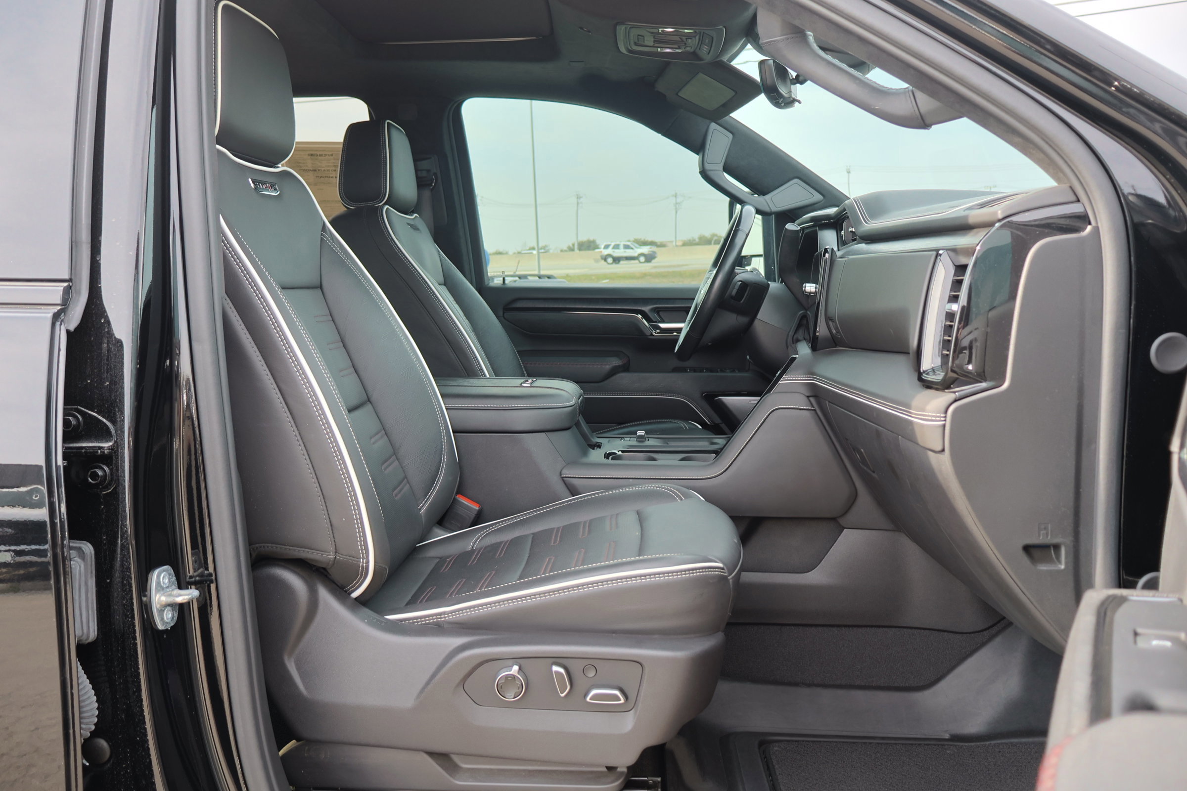 Used 2024 GMC Sierra 2500 AT4X image 54