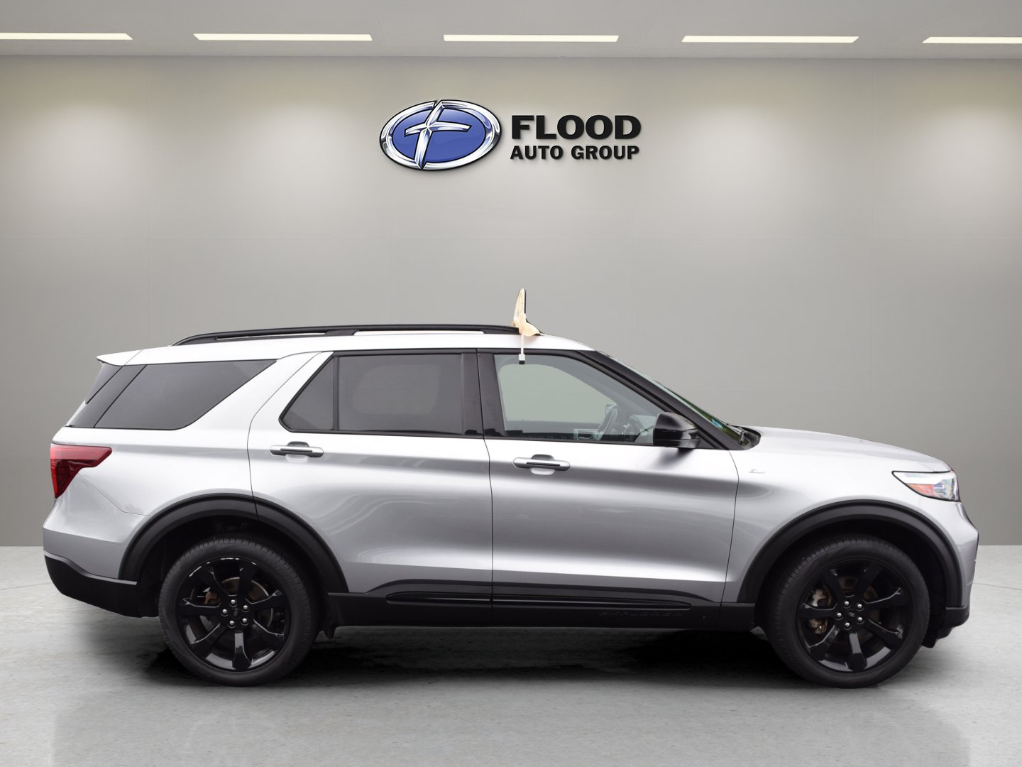 Certified 2023 Ford Explorer ST-Line AWD/4WD image 3