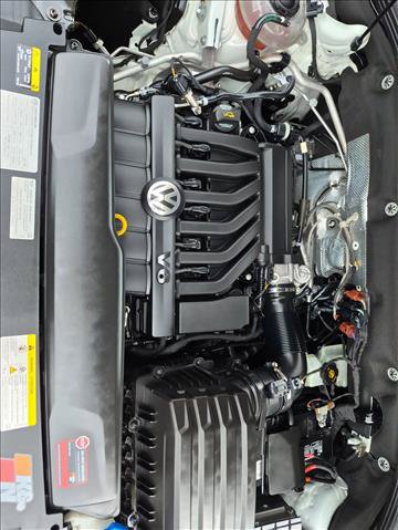 Used 2021 Volkswagen Atlas Cross Sport SEL R-Line FWD image 23