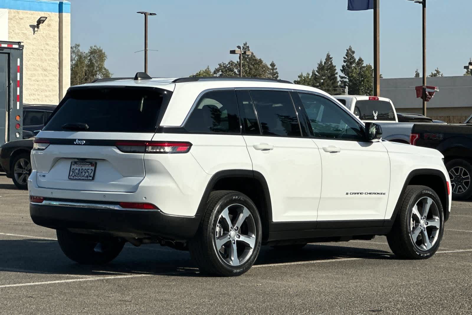 Used 2023 Jeep Grand Cherokee 4WD 4xe w/ Luxury Tech Group II video 2