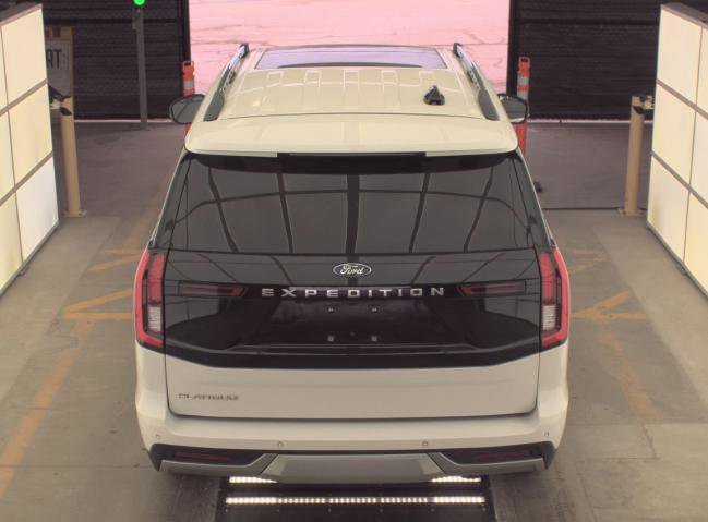 Certified 2025 Ford Expedition Platinum image 4
