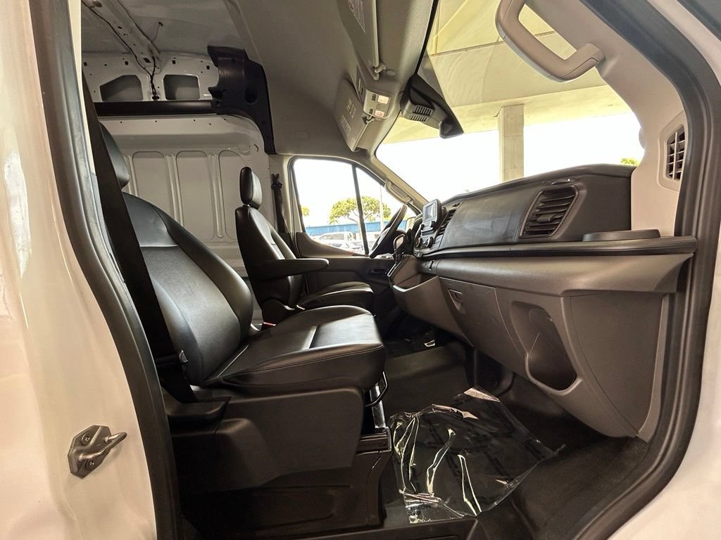 Certified 2025 Ford Transit 250 148 High Roof Extended RWD image 22
