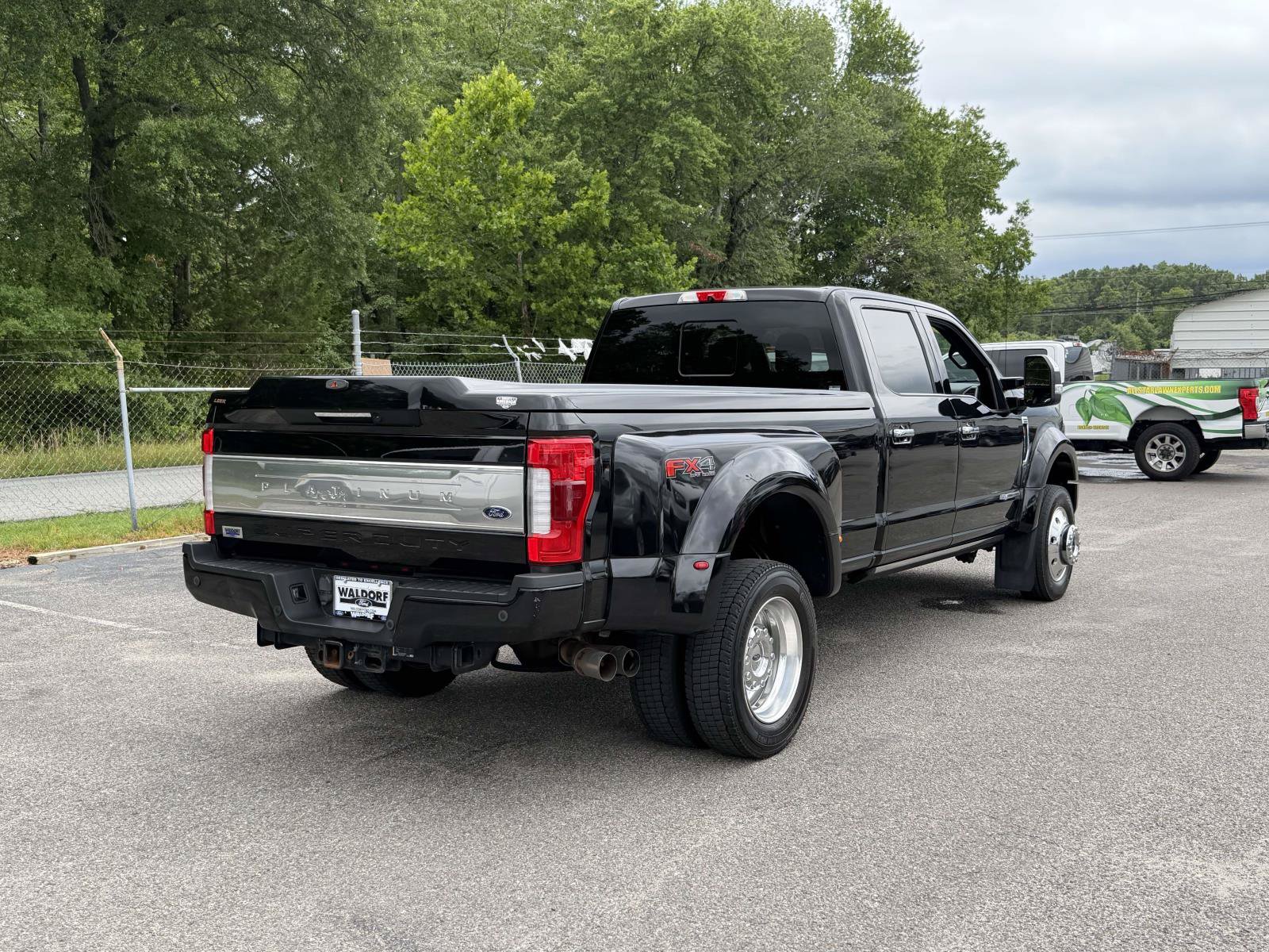 Certified 2019 Ford F450 Platinum w/ Platinum Ultimate Package AWD/4WD image 2