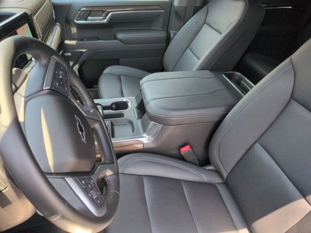 Used 2025 Chevrolet Silverado 1500 RST w/ Convenience Package II AWD/4WD image 16