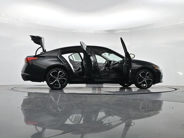 Used 2024 Nissan Altima 2.5 SR FWD image 52