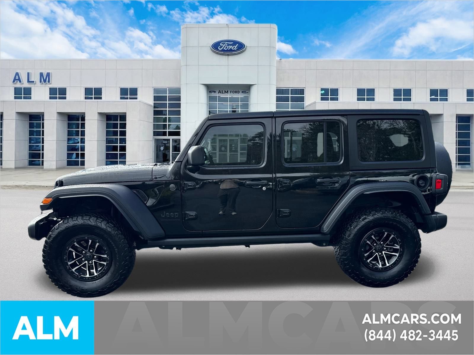 Used 2024 Jeep Wrangler Willys image 9