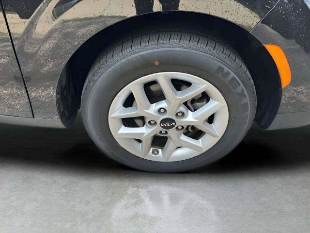 Used 2025 Kia Soul LX w/ LX Technology Package FWD image 32