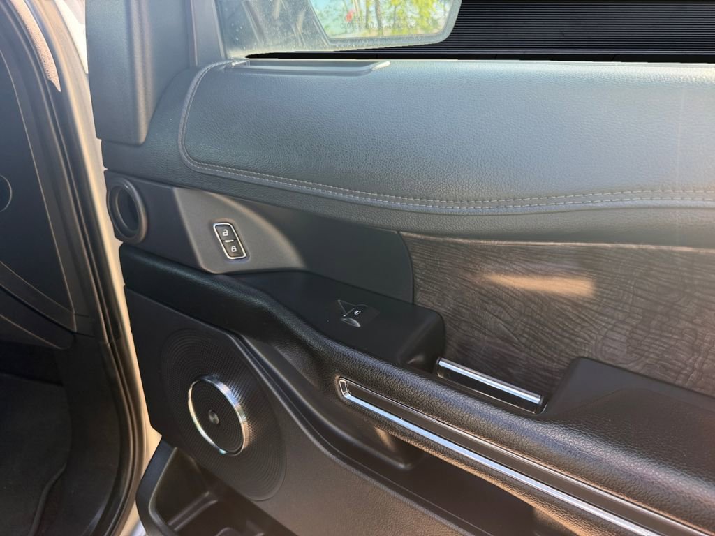 Certified 2021 Ford Expedition Max Limited AWD/4WD image 17