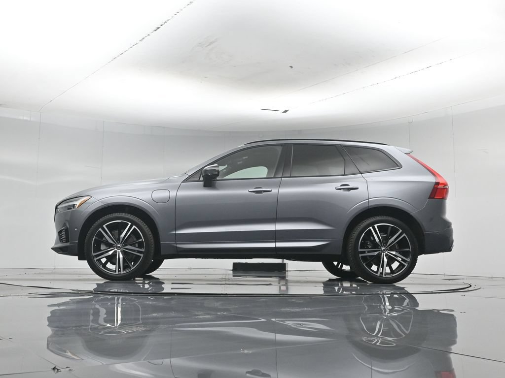 Used 2021 Volvo XC60 T8 R-Design w/ Advanced Package AWD/4WD image 7