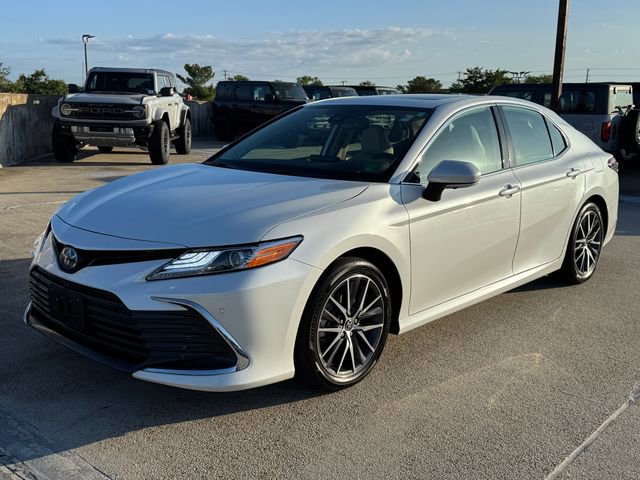Used 2023 Toyota Camry XLE w/ Navigation Package FWD image 11