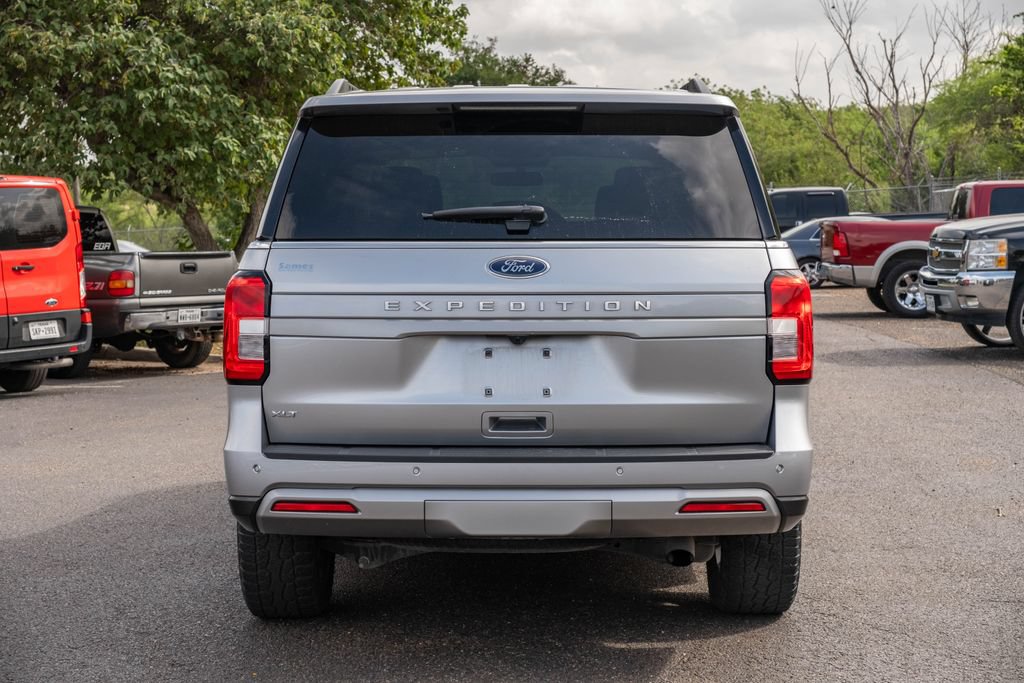 Certified 2024 Ford Expedition XLT RWD image 4
