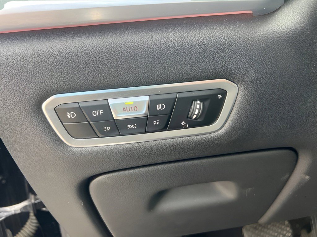 Used 2020 BMW X7 xDrive40i w/ Premium Package AWD/4WD image 23