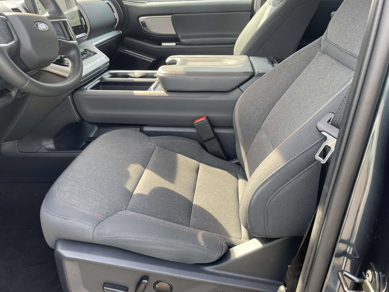 Certified 2025 Ford Expedition Max Active RWD image 19