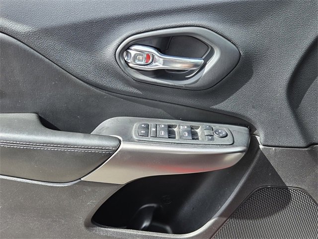 Used 2020 Jeep Cherokee Latitude image 28