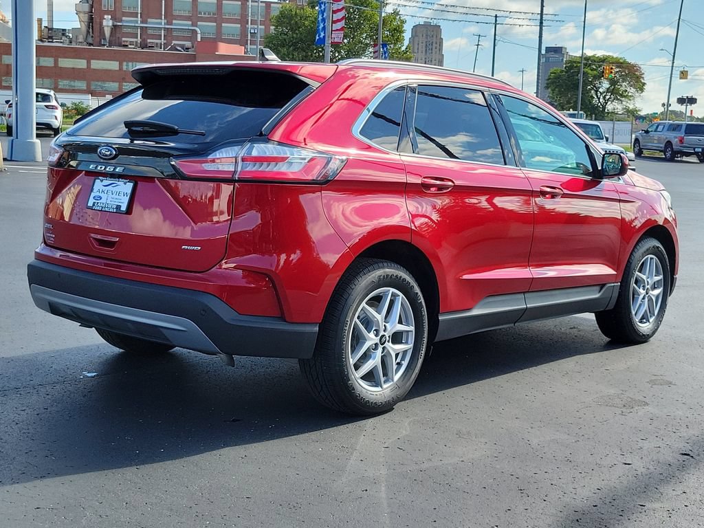 Certified 2024 Ford Edge SEL w/ Convenience Package AWD/4WD image 3