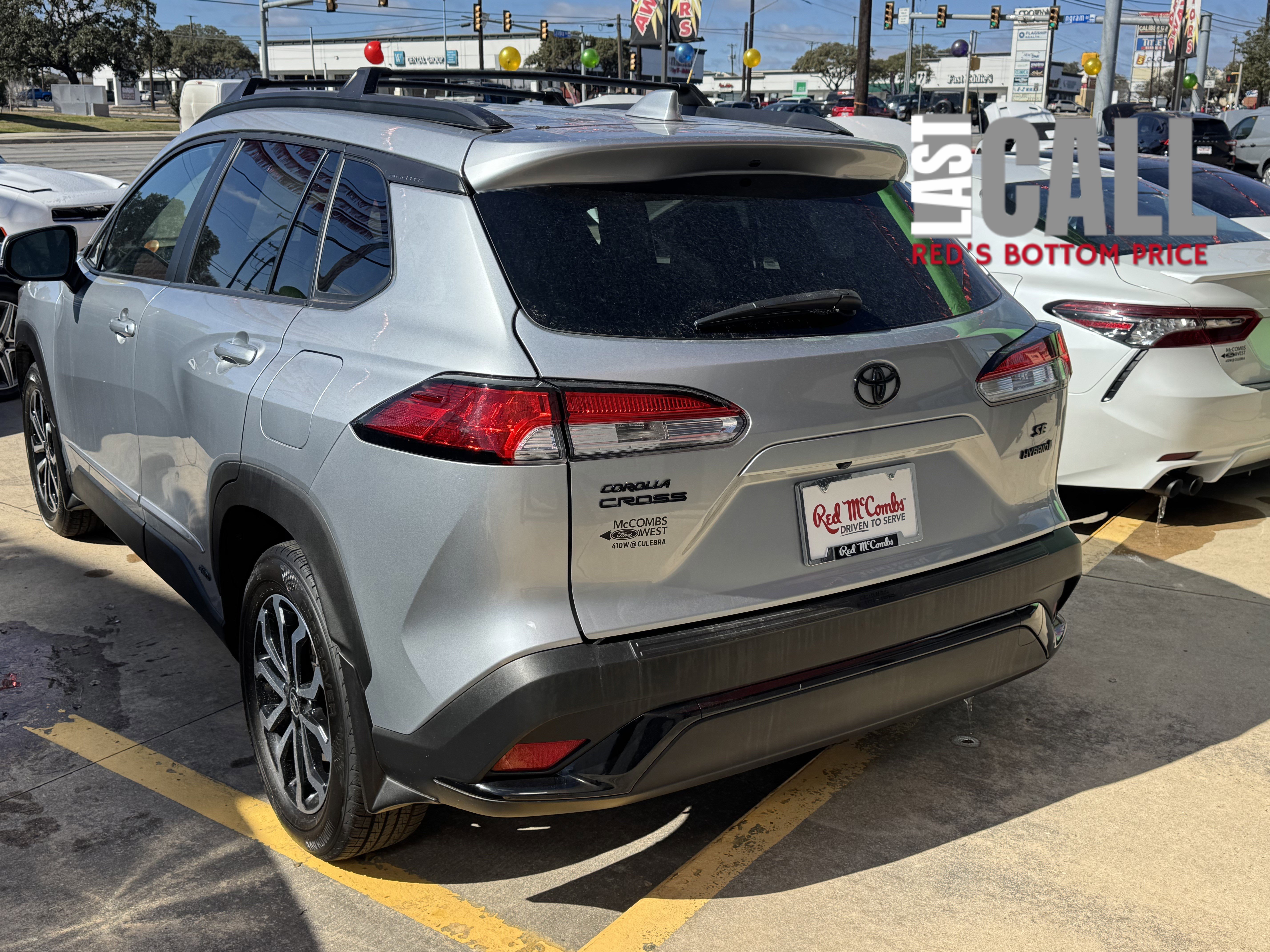 Used 2024 Toyota Corolla Cross SE image 6