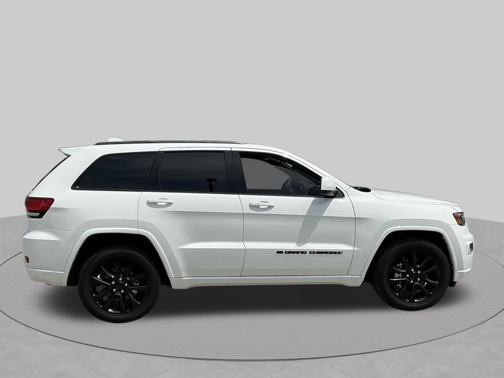 Used 2022 Jeep Grand Cherokee Laredo X RWD image 13