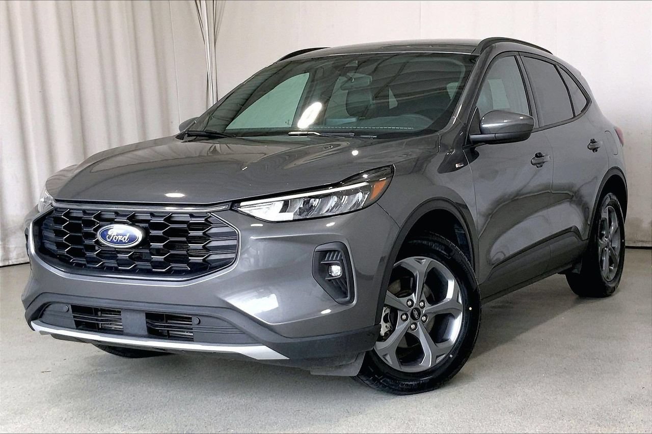 Certified 2025 Ford Escape ST-Line Select AWD/4WD image 12