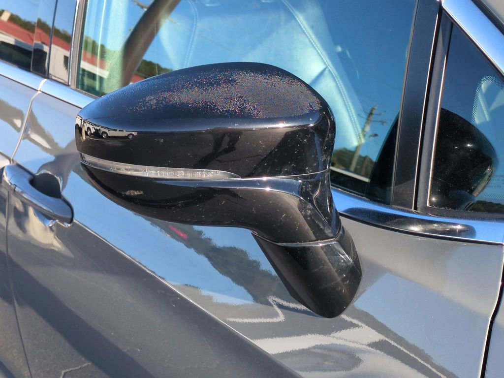 Used 2025 Chrysler Pacifica Select image 11