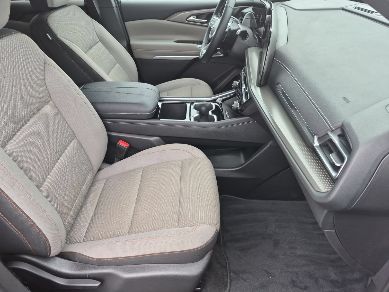 Used 2026 Chevrolet Traverse LT w/ Driver Confidence Package FWD image 31