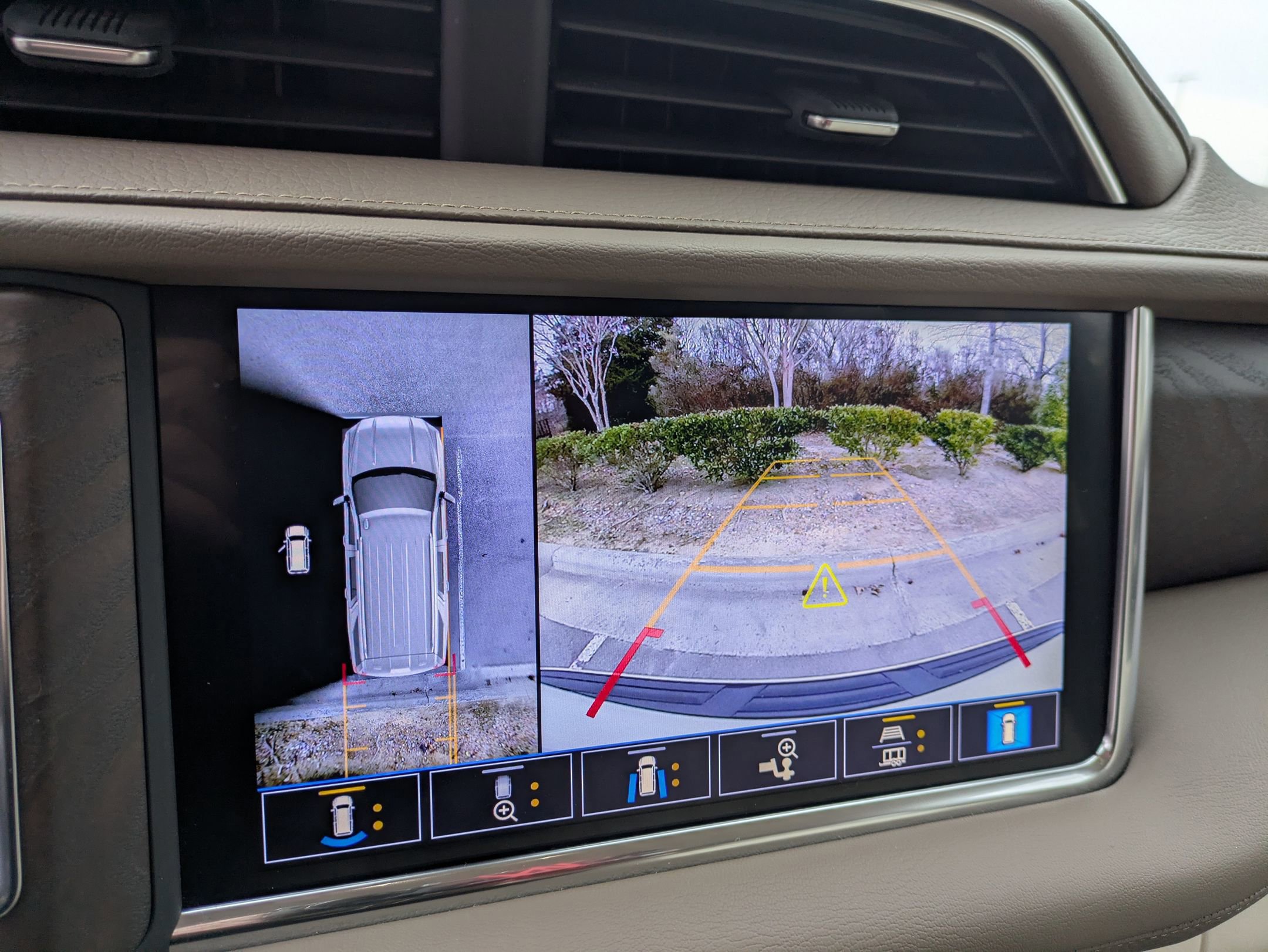 Used 2021 GMC Yukon Denali image 23