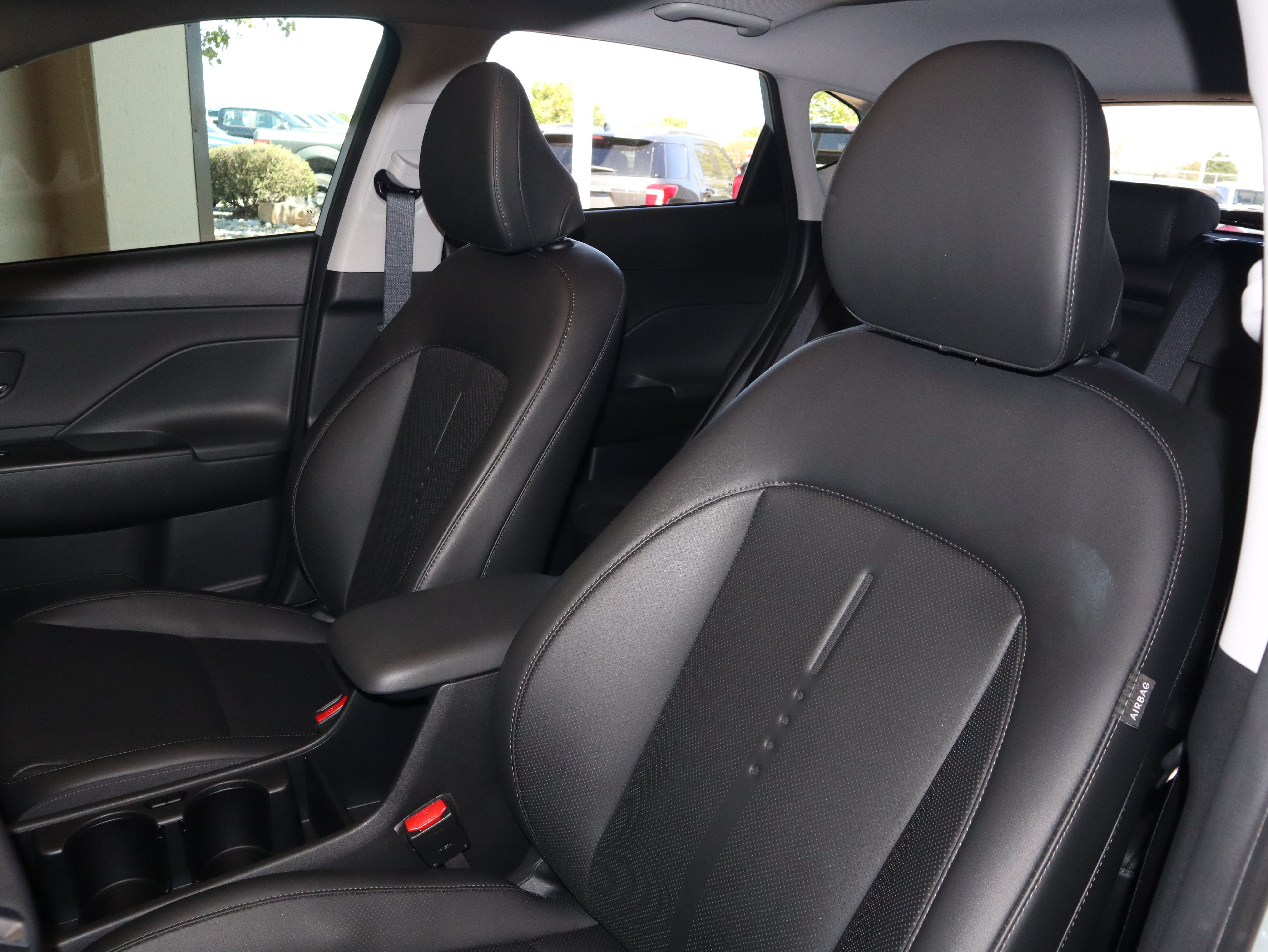 Used 2024 Hyundai Kona Limited AWD/4WD image 33