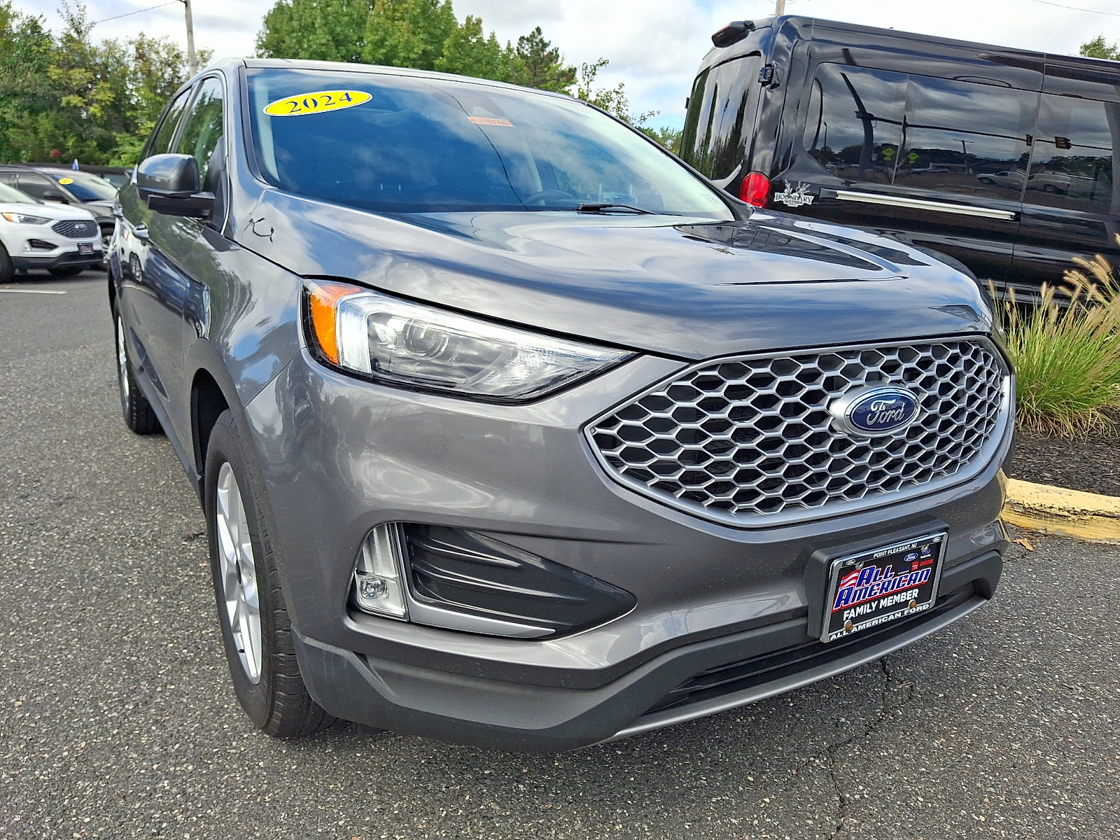 Certified 2024 Ford Edge SEL w/ Convenience Package AWD/4WD image 2