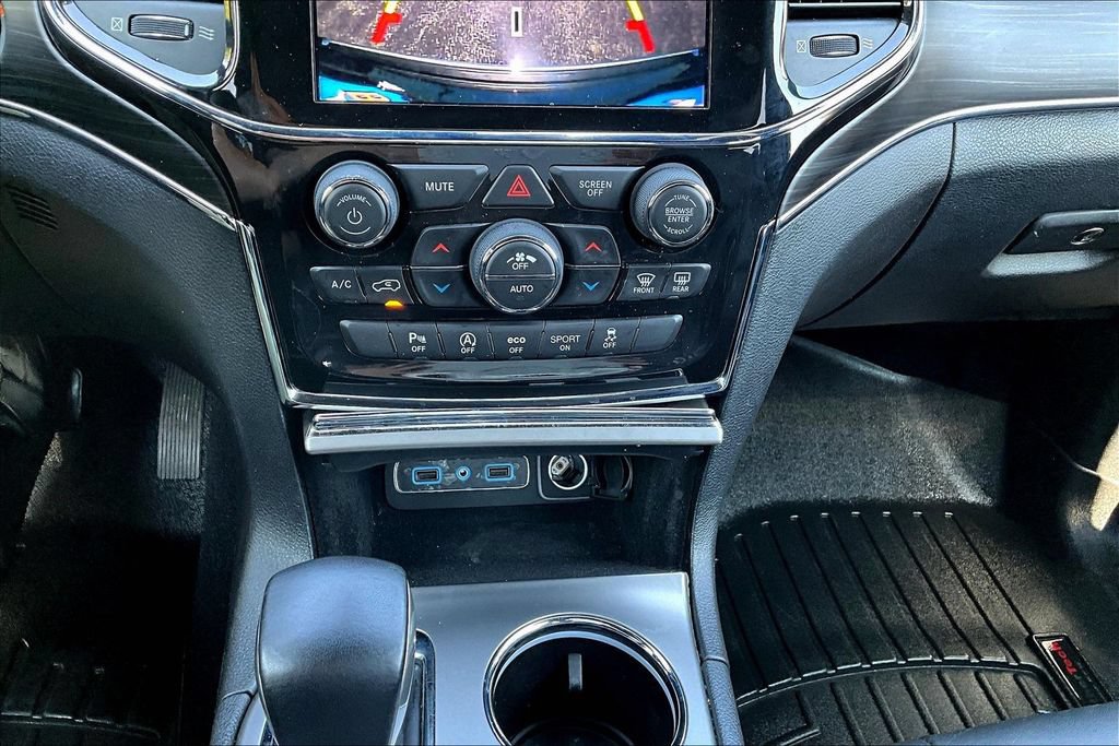 Used 2021 Jeep Grand Cherokee Limited AWD/4WD image 17