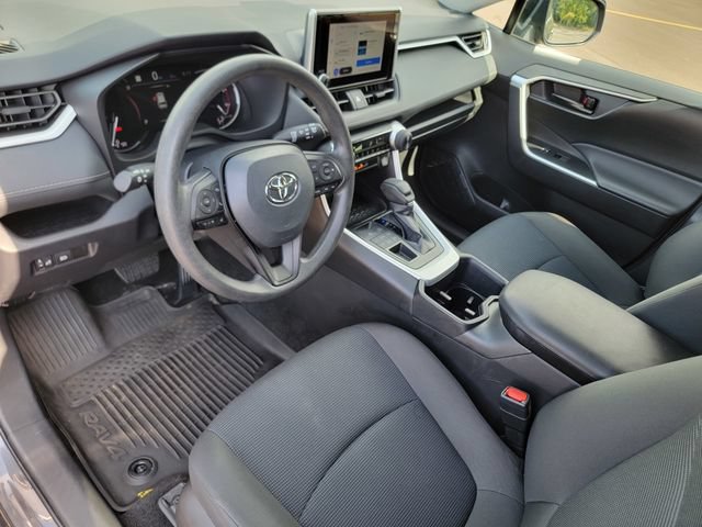 Used 2024 Toyota RAV4 LE AWD/4WD image 18