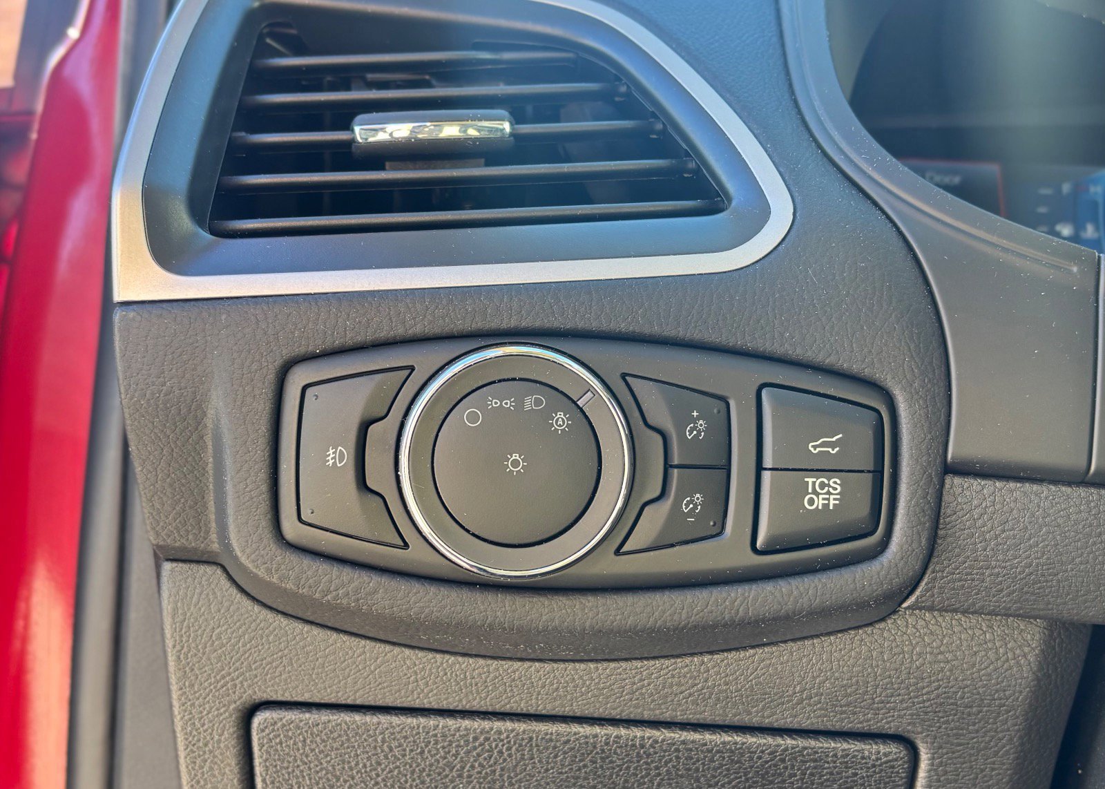 Certified 2024 Ford Edge SEL w/ Convenience Package image 29