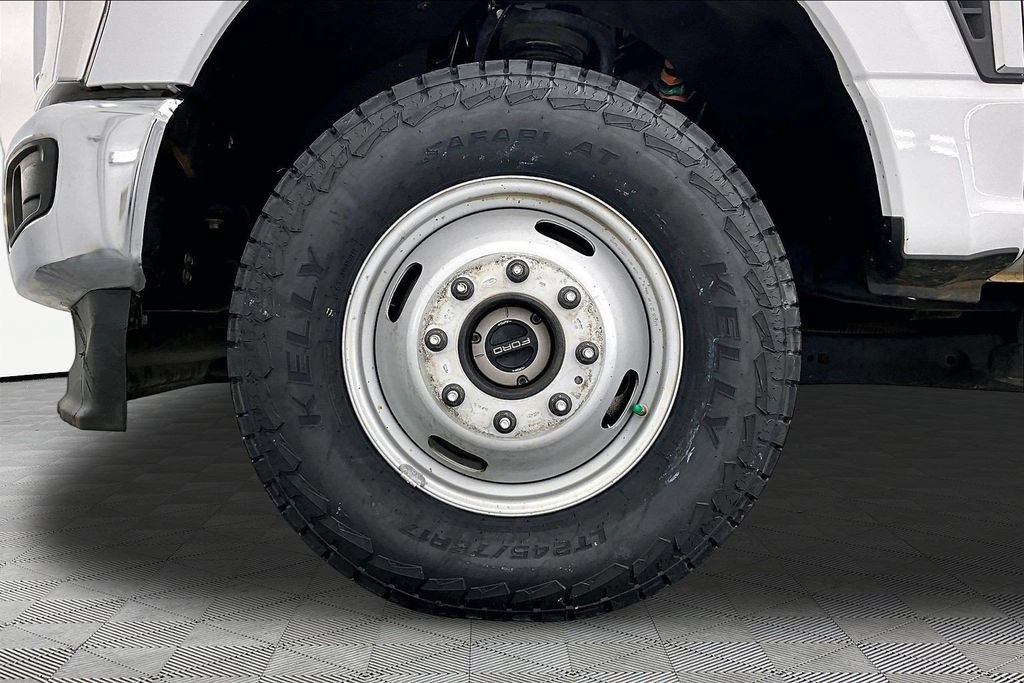Certified 2025 Ford F350 XLT w/ FX4 Off-Road Package AWD/4WD image 9