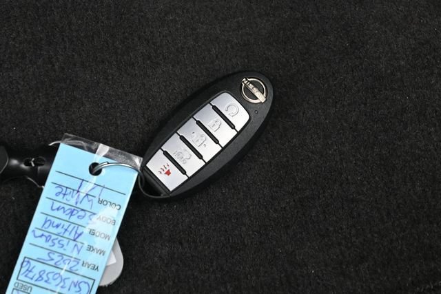 Used 2025 Nissan Altima 2.5 SV FWD image 32