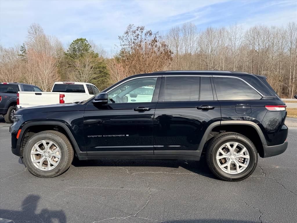 Used 2023 Jeep Grand Cherokee Limited image 7