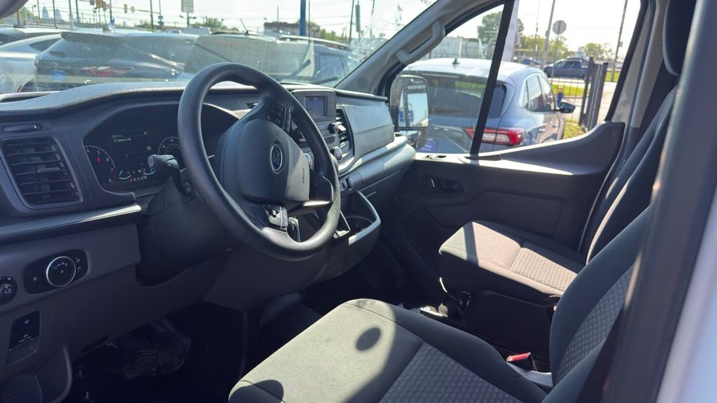 Certified 2025 Ford Transit 250 Low Roof w/ Exterior Upgrade Package RWD image 9