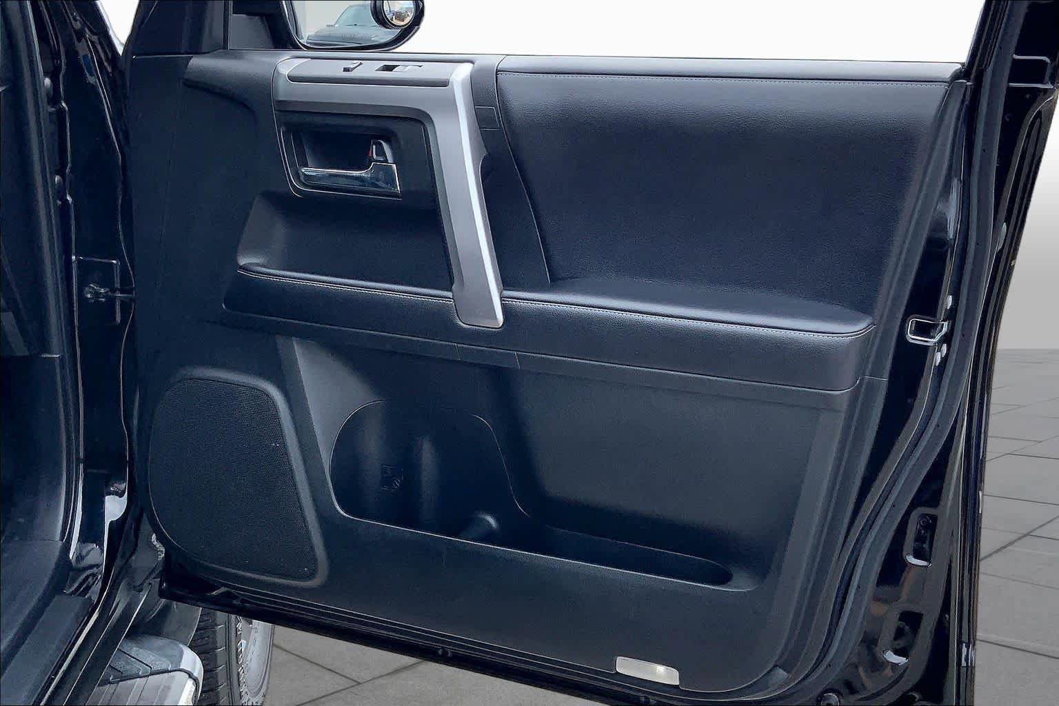 Used 2019 Toyota 4Runner SR5 AWD/4WD image 22