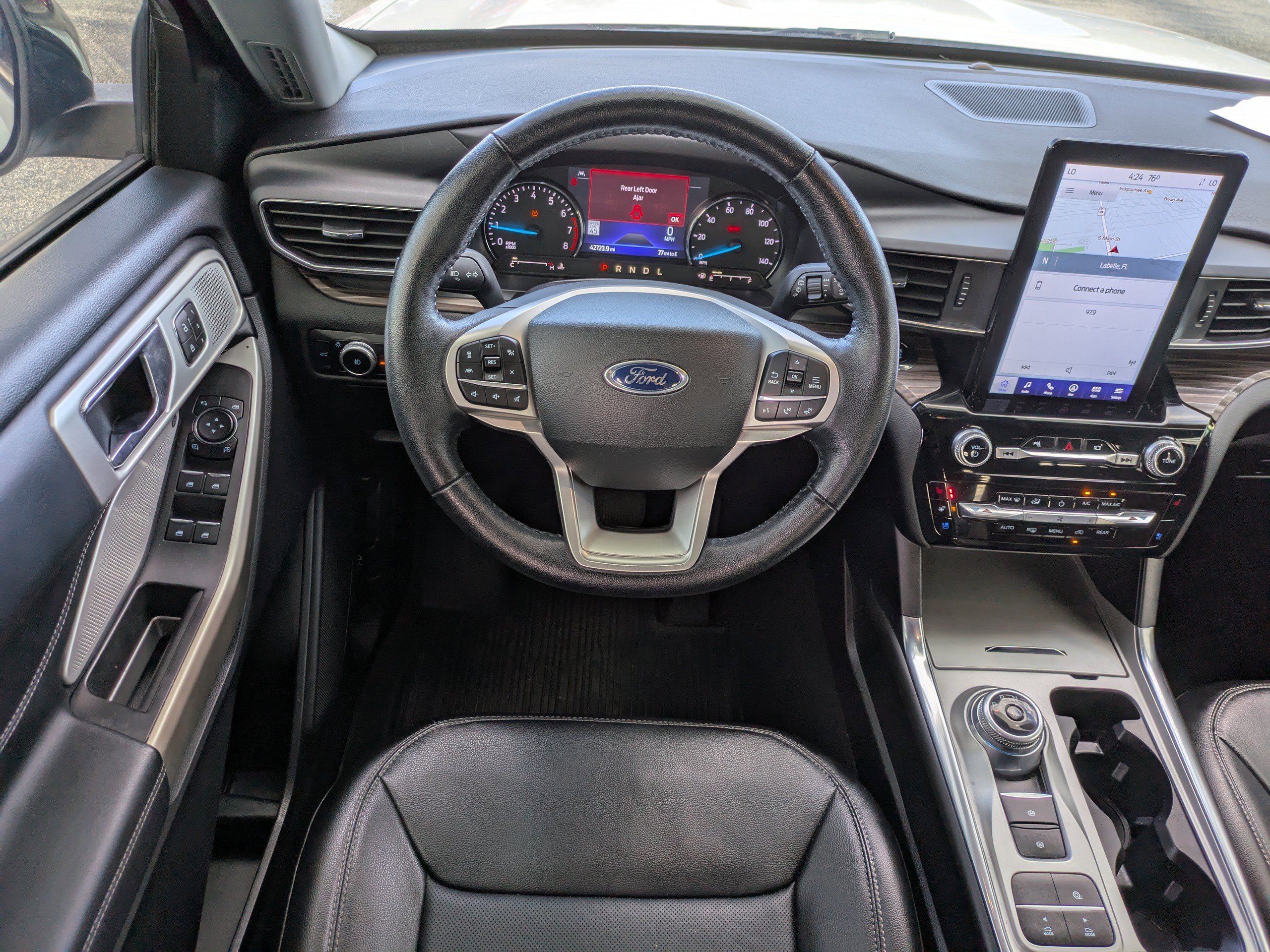 Certified 2022 Ford Explorer Limited w/ Limited Technology Package image 15