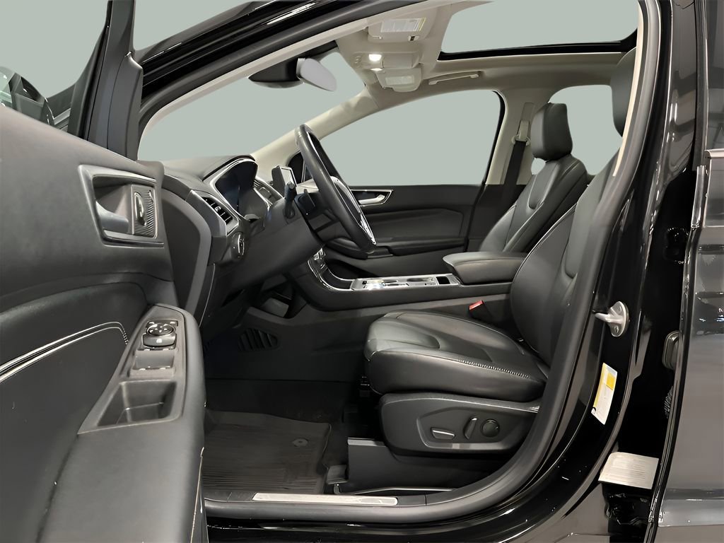 Certified 2021 Ford Edge Titanium w/ Canadian Touring Package AWD/4WD image 12