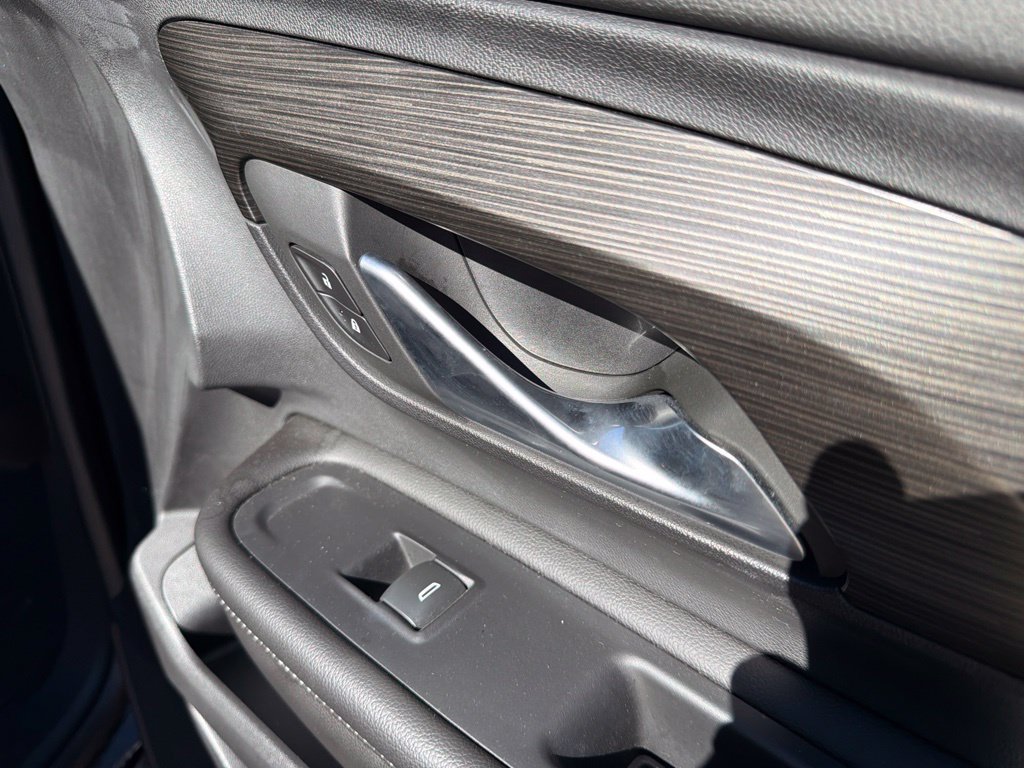 Used 2022 GMC Terrain SLT w/ Elevation Edition FWD image 13