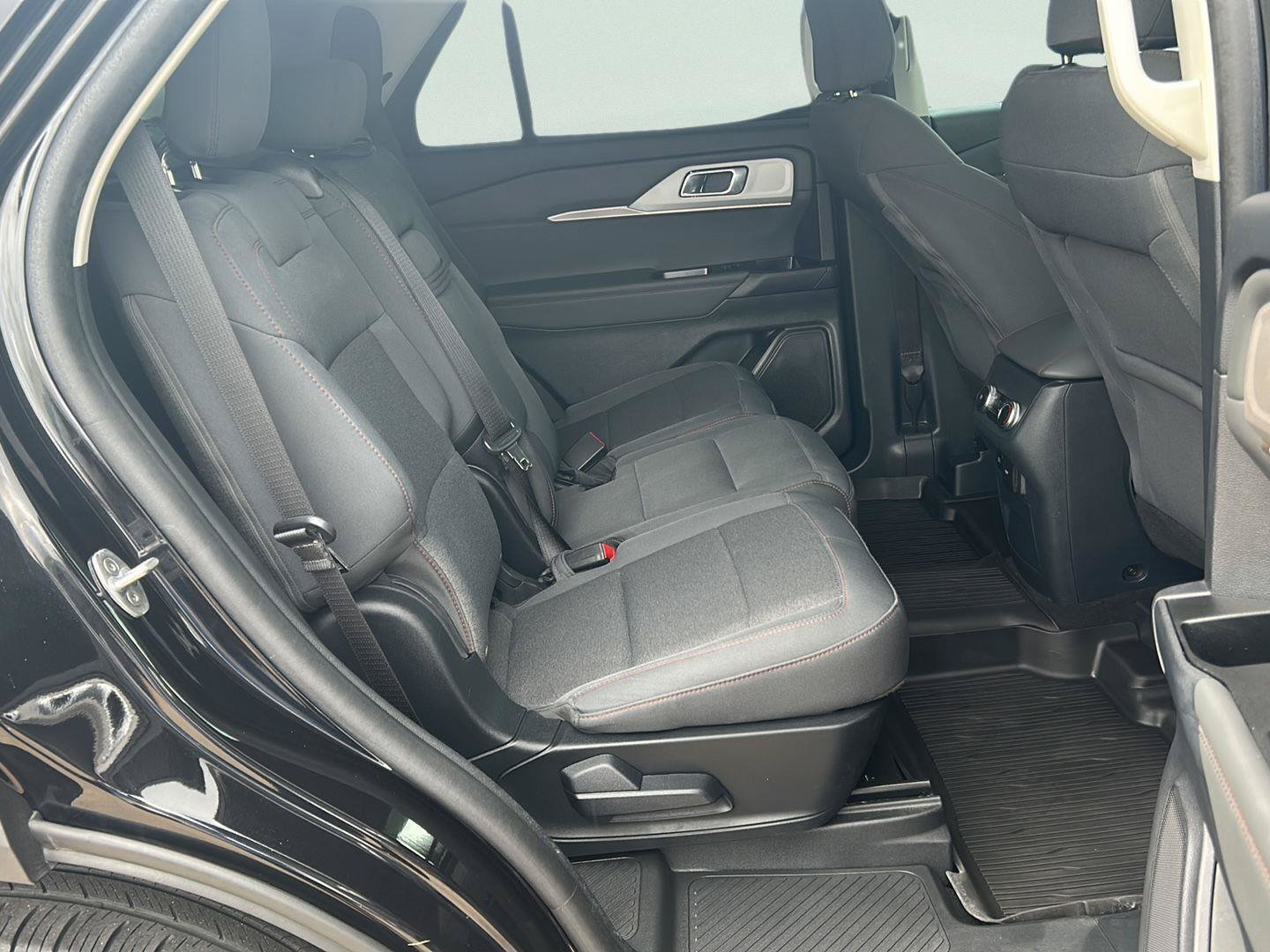 Certified 2025 Ford Explorer Active RWD image 21
