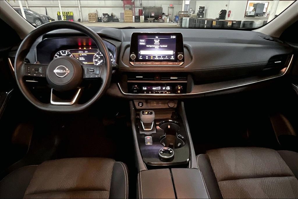 Used 2024 Nissan Rogue SV image 14
