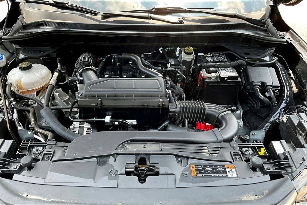 Certified 2025 Ford Escape ST-Line FWD image 31